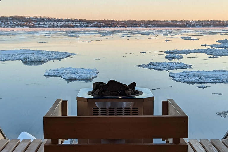 Ciudad de Quebec: Experiencia en canoa de hielo al atardecer con saunaPiragua sobre hielo al atardecer con chocolate caliente y sauna