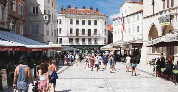 Makarska: Tagesausflug nach Split und Trogir mit lokalem Guide
