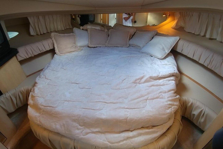 Cancún: Tour privado en yate a Isla Mujeres con snorkel #GMBSR41