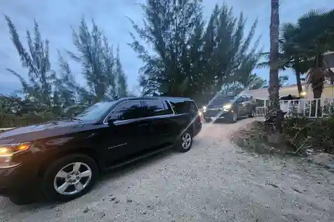 Providenciales Airport Luxury Transportation Round-Trip
