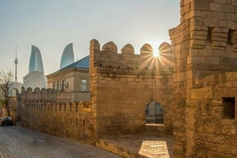 Scopri il fascino senza tempo della Città Vecchia di Baku