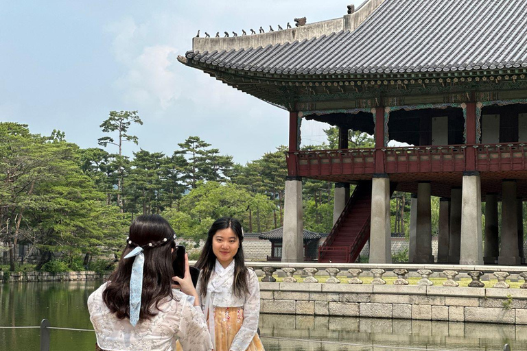 Tour de la ciudad de Seúl: Palacio Gyeongbok, Torre N y mercado localTour de la ciudad de Seúl (día completo): lo moderno y lo tradicional en Seúl