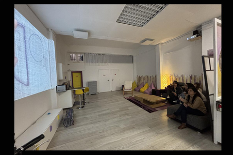 TUFTING: Learn how to make a rug during a fun class in Valencia