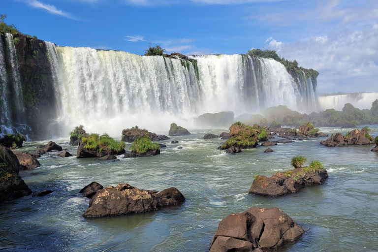 Iguassu Waterfalls Private Day Tour: Both sides, same day!