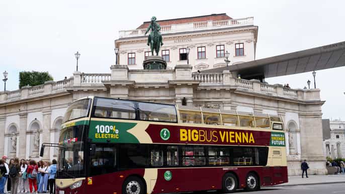 Viena: tour con paradas libres en autobús turístico descapotable