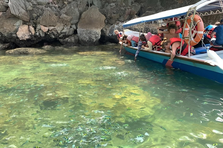 Langkawi : Circuit dans les îles : options de bateau partagé ou privéBateau à partager pendant 4 heures avec billet pour le nourrissage des aigles