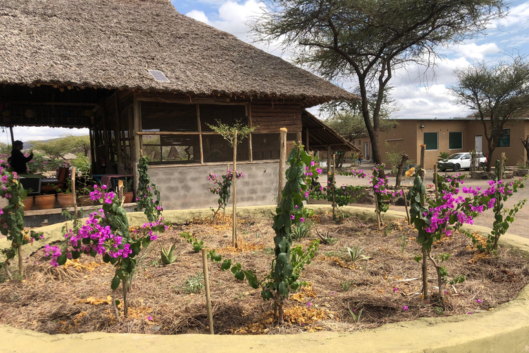 Nairobi: Excursión de un día al Lago Magadi con experiencia en campo de tiro