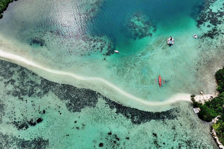 El Nido: Excursión a la Isla de la Serpiente y la Cueva con Almuerzo en la IslaEl Nido: Excursión por las islas de la Serpiente con almuerzo (Privado)