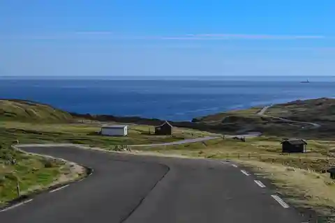 Faroe Islands: Eysturoy Private Tour with Local Lunch