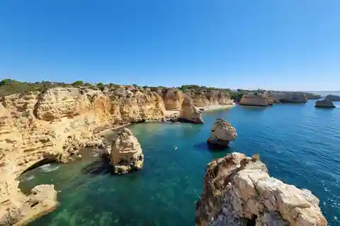De Olhão: Caminhada dos 7 Vales, Gruta de Benagil, Passeio de Snorkeling