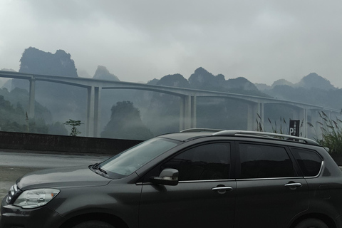 Traslado privado de Zhangjiajie a FenghuangCon parada en la Ciudad Antigua de Furong y el Parque Forestal de la Piedra Roja