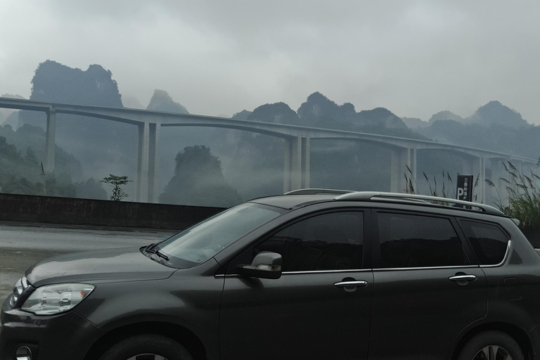 Traslado privado de Zhangjiajie a FenghuangCon parada en la Ciudad Antigua de Furong y el Parque Forestal de la Piedra Roja