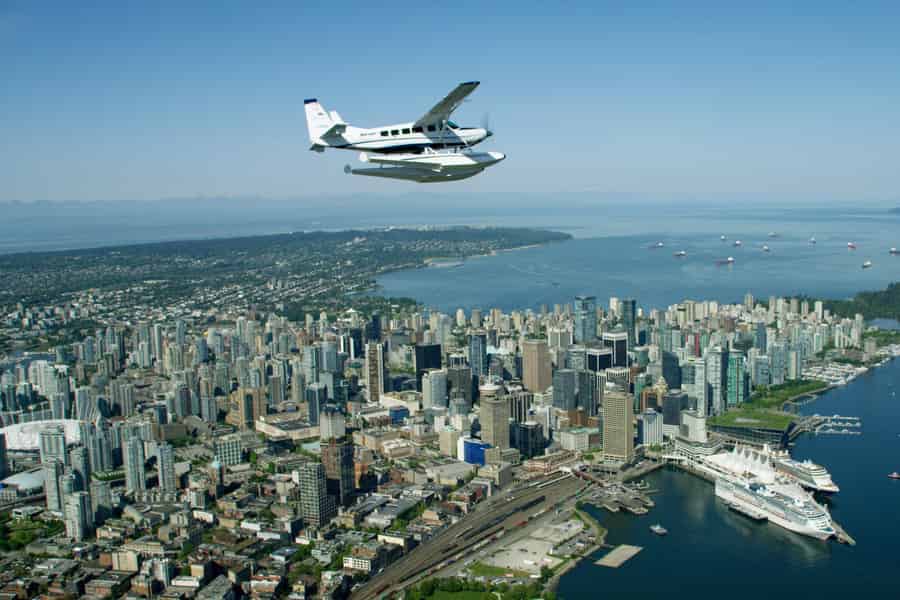 Vancouver: Rundflug mit dem Wasserflugzeug über die Skyline der Stadt. Foto: GetYourGuide