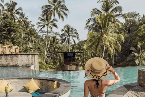 Ubud: tour privato del miglior Cretya Day Club di Ubud e delle cascateQuesta opzione non include i biglietti