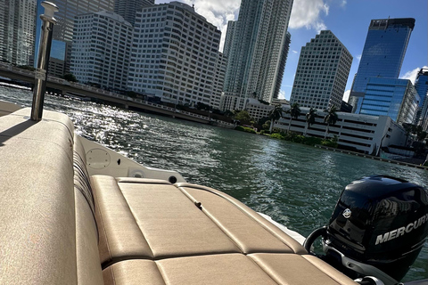 Miami: Private 29’ Sundeck Coastal Highlights Boat Tour 2-hour Private Boat Tour