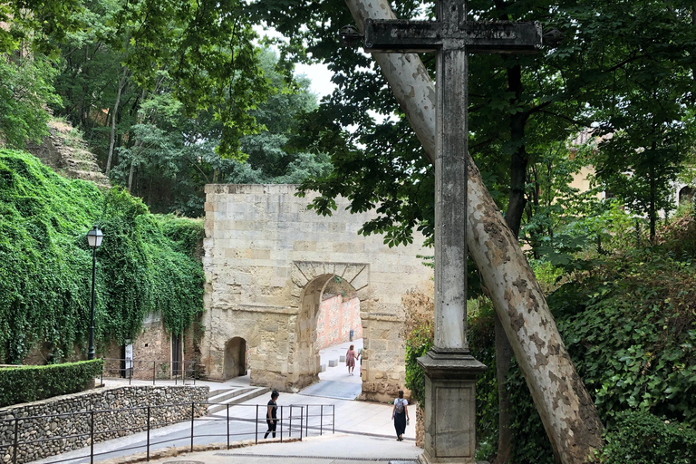 Alhambra Surroundings: History, Architecture and Legends