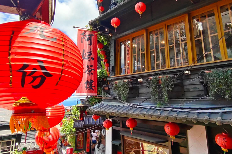 From Taipei: Jiufen & Shifen Private Day Trip with Driver