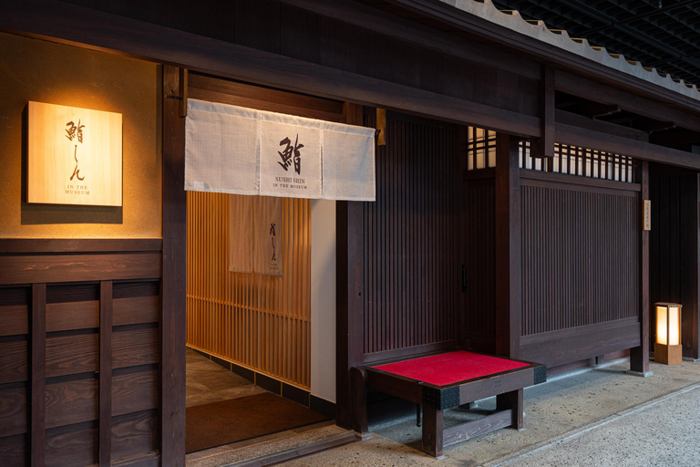 Un'esperienza di lusso che unisce sushi e cerimonia del tè.