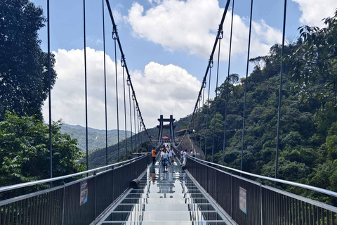 قوانغتشو: ركوب الرمث في Gulong Gorge والجسر الزجاجي والسباقمضيق جولونج: جولة من 3 أنشطة