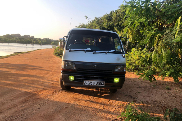 Ella: Ella Rock Sunrise Hike and Waterfalls Tour