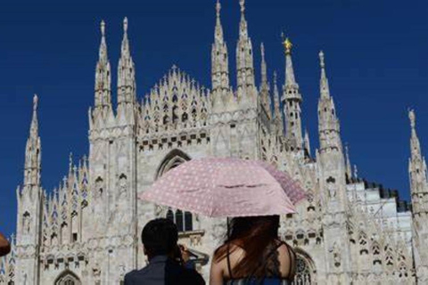 Milan: Duomo Guided Tour with Priority Entry and RoofTop