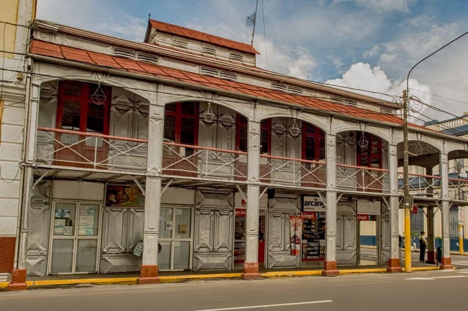 iquitos tour guide