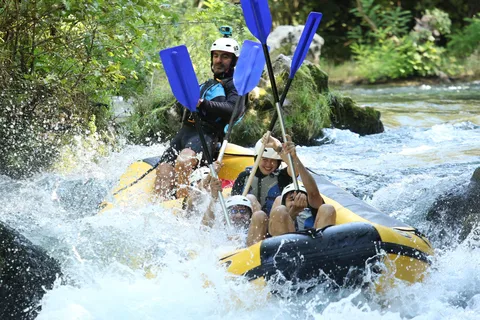 Split/Omiš/Makarska : Rafting, saut de falaise et visite des grottes