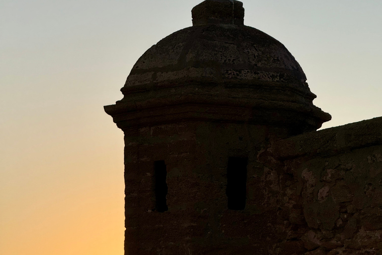 Cádiz by Night: Legends, Ghosts, and Dark Stories Cádiz by Night: Legends, Ghosts & Dark Stories