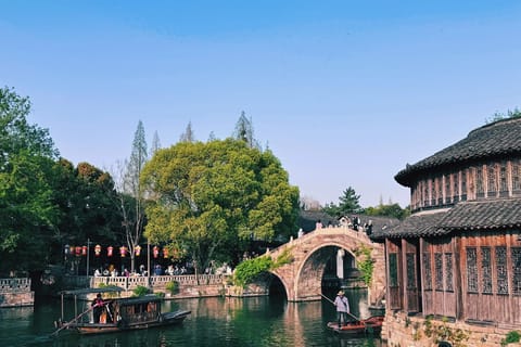 Shanghai: 2-Day Private Wuzhen Night Tour & Overnight Stay
