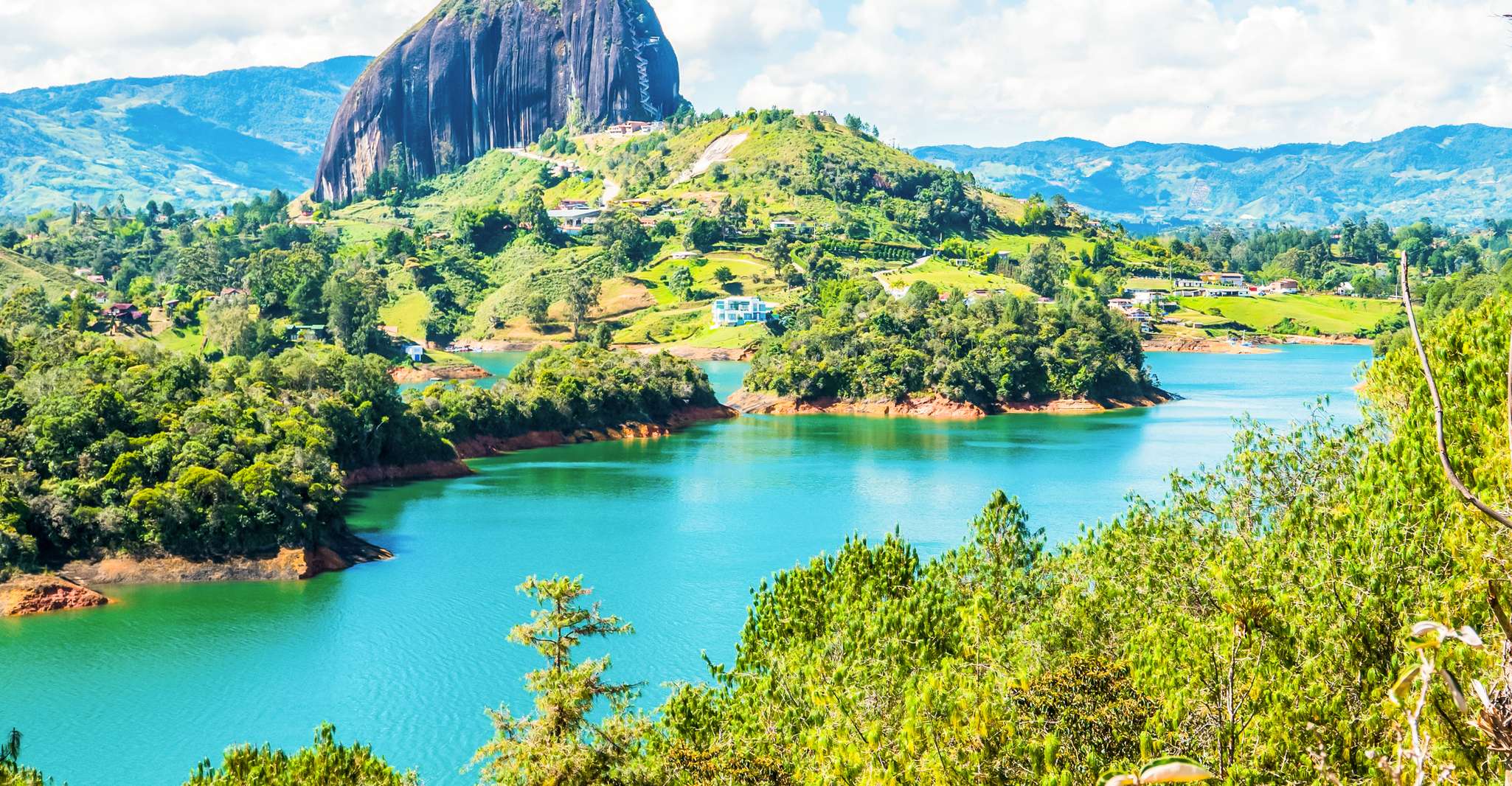 From Medellin, Guatape El Peñol with Boat, Breakfast & Lunch - Housity