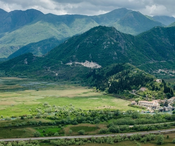Kotor: Excursión de un día y paseo en barco por el lago Skadar y Biograd