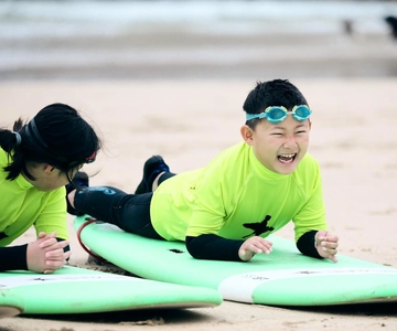 Newquay: Kids Surf Lessons, For 8-13 Years. Fun & Safe!