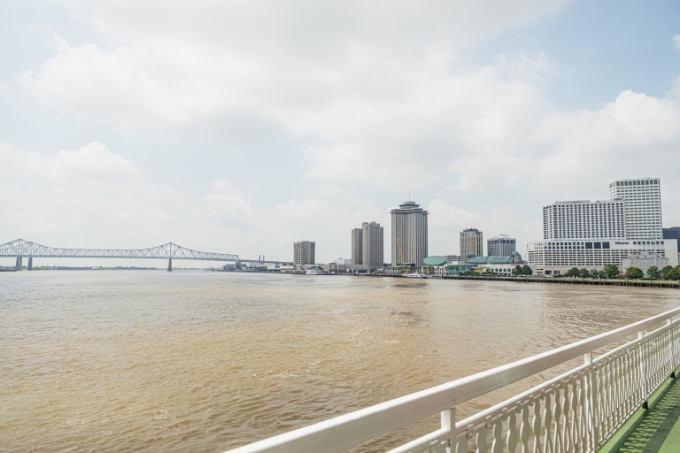 New Orleans: Tages-Jazz-Kreuzfahrt auf dem Dampfschiff NatchezKreuzfahrt am Morgen mit Sitzplatz für das erste Mittagessen