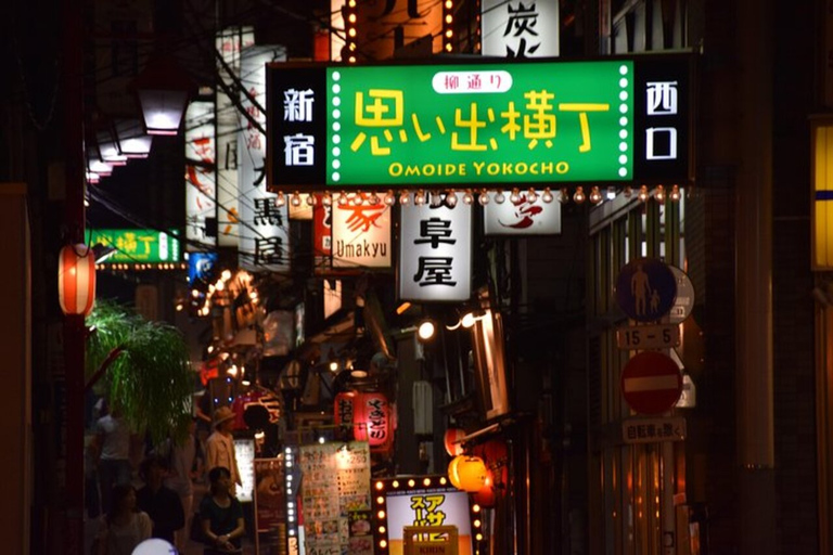 Shinjuku Izakaya and Golden gai bar hopping tour Standard Option