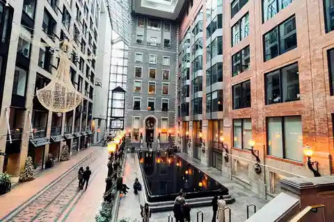 Montreal: 2-Hour Private Complete Hidden City Experience
