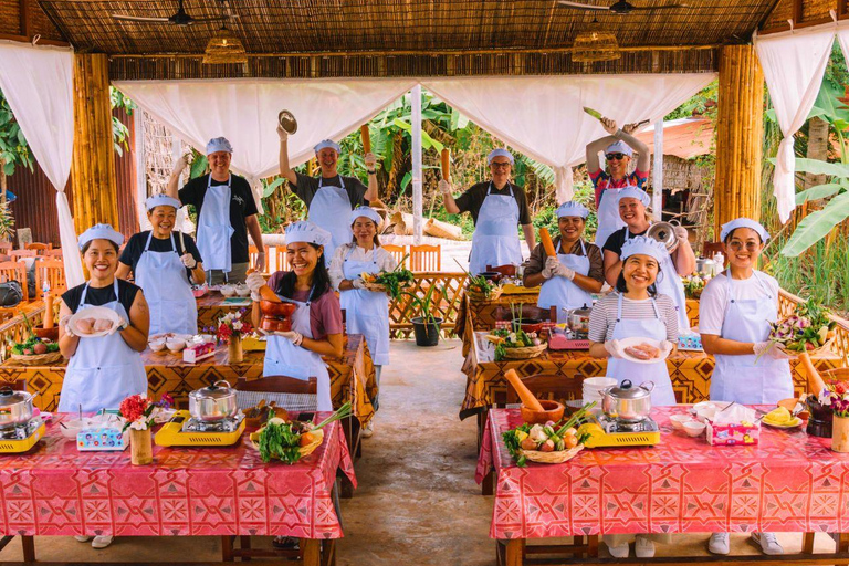 Siem Reap: Authentic Eco Village Walk and Cooking Class Tour
