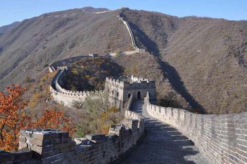 From Beijing: Private Transfer To Different Parts Great WallGubei &amp; Simatai Round Transfer + English Guide + Ticket