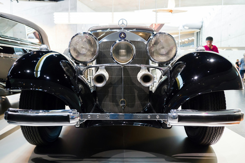 Stuttgart: Mercedes-Benz Museum Guided Tour