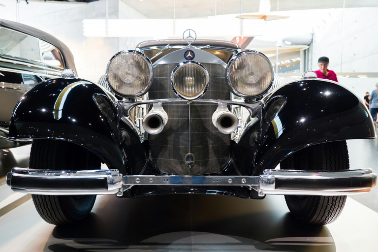 Stuttgart: Mercedes-Benz Museum Guided Tour