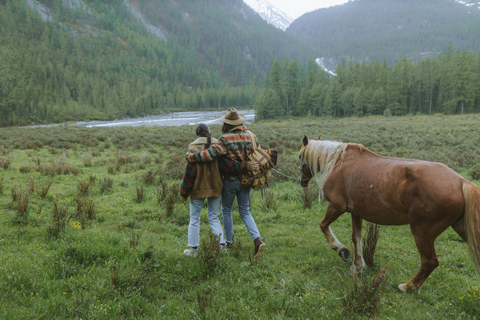 Sörenberg: Horseback Riding Tour with Campfire Lunch