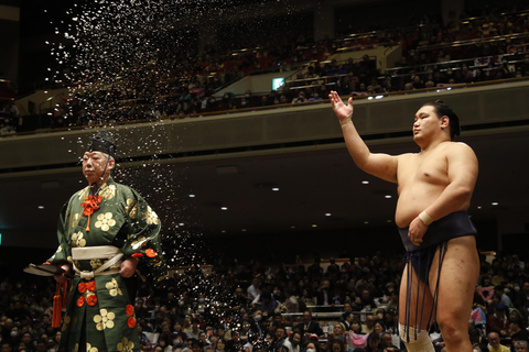 Tokyo: Tour del torneo di sumo con biglietti per il posto in poltronaSedia A Posti a sedere