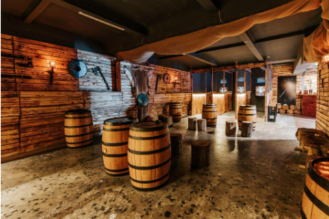 Wrocław: Viking Axe Throwing Experience with Mead Tasting