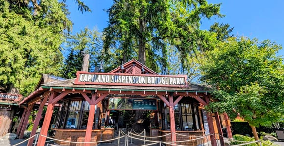 Private Tour: Capilano-Brücke, Granville Island, Hatchery, Lynn Canyon