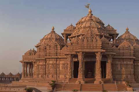 Delhi: Akshardham Temple Tour with Light & Water Show Akshardham Water & Light Show with Car+Guide.