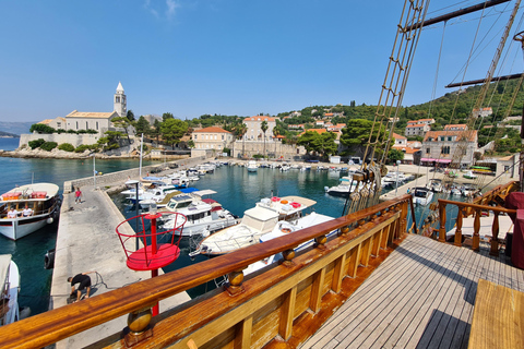 Elaphite Island Hopping z Karaką - opcjonalny lunchZ miejscem zbiórki