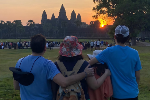Siem Reap: Angkor Wat Sunrise, Kbal Spean, & Banteay Srei Angkor Wat Sunrise, Kbal Spean, & Banteay Srei—Basic Tour