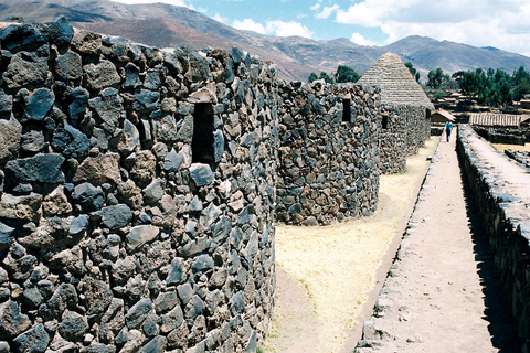 One-Way Touristic Scenic Bus from Cusco to Puno