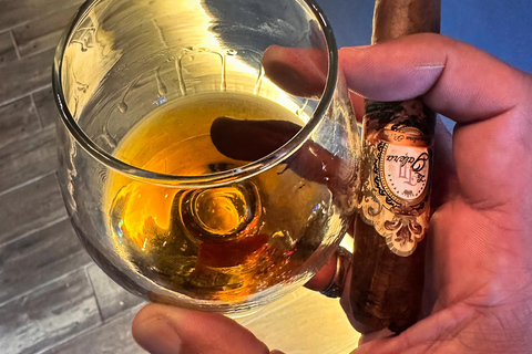 Guatapé: Luxe sigarencruise op het meer met Los Puros Hermanos