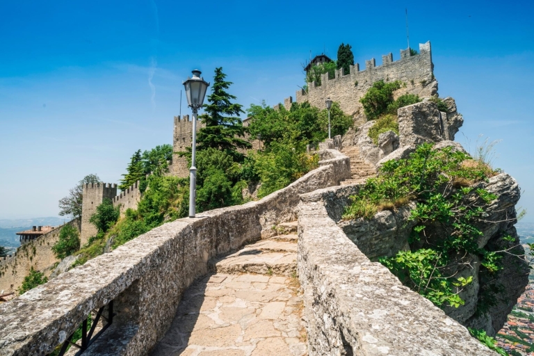 Wycieczka z przewodnikiem po mieście San Marino i zwiedzanie zabytków