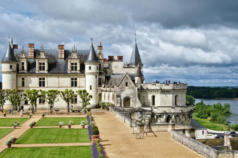 Best of Loire Valley: 4 Châteaux Day Tour from Paris